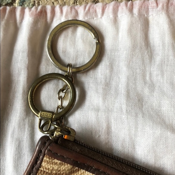 Authentic Coach Keychain Wallet - Picture 2 of 4